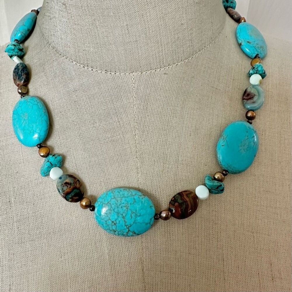 Donna Dressler turquoise Howlite sterling silver beaded necklace